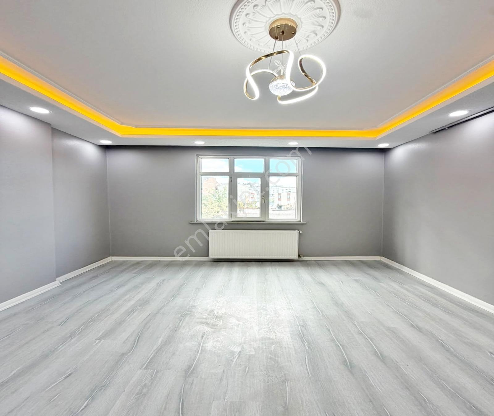 Esenyurt Kıraç Battalgazi Mah. 2.kat 2+1 Balkonlu 2.900.000 Tl — fotoğraf 3