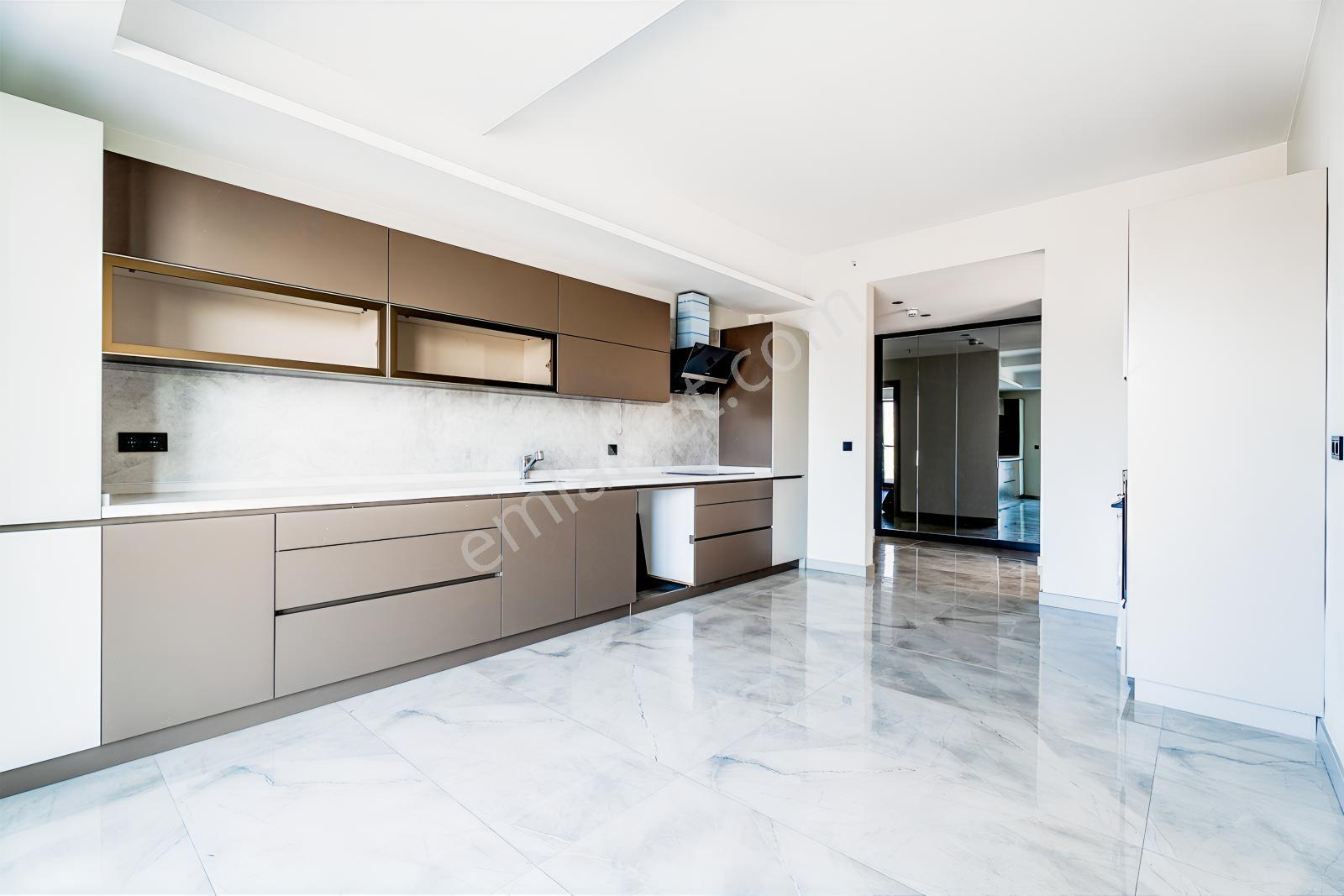 Bornova 4,5+1 İkon Live'deniz Manzaralı Satılık 313 M² Daire — fotoğraf 4