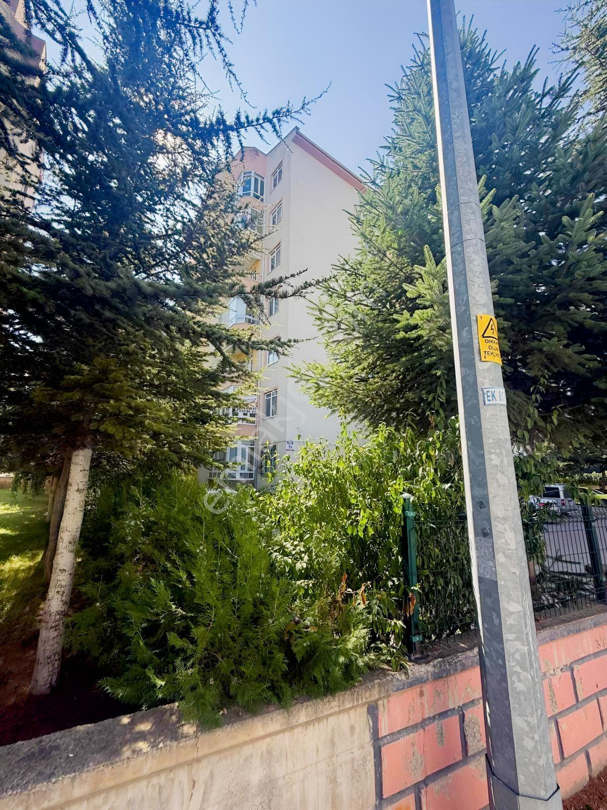 Fetanet Emlaktan Talas Kiçiköyde 3+1 Arakat Masrafsız Daire — fotoğraf 2