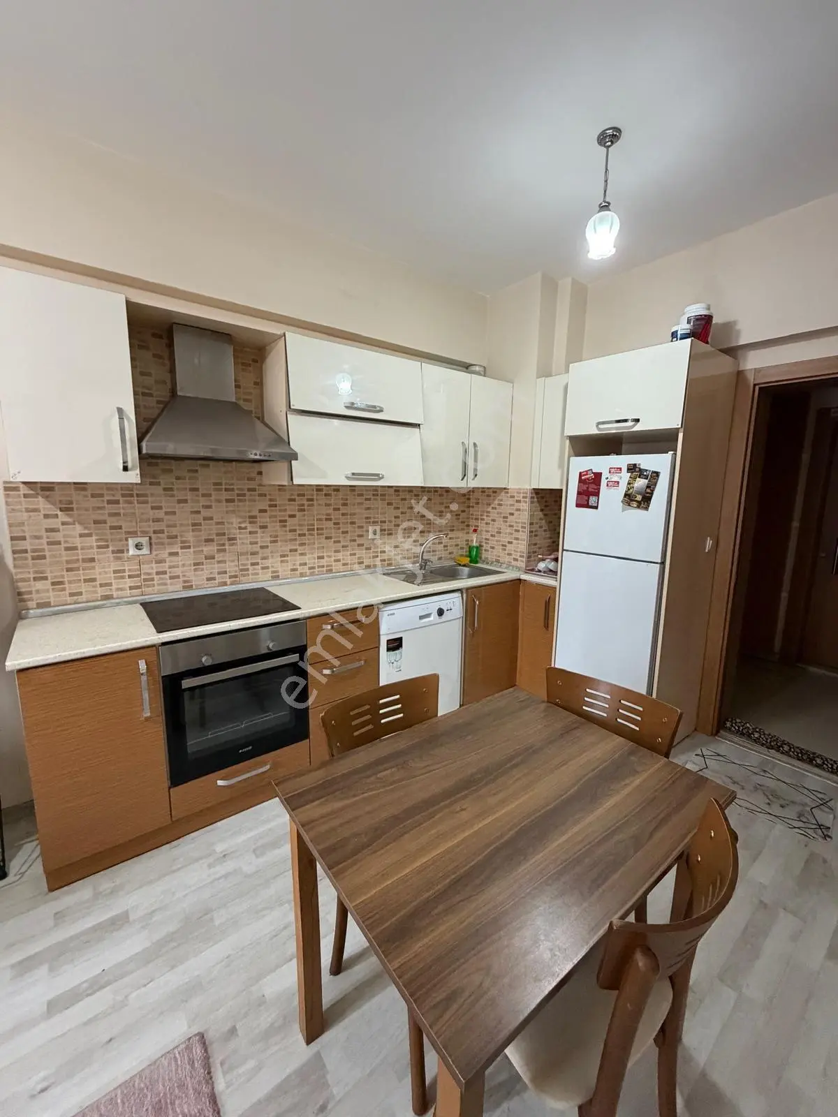 Üniversiteye Yakın-iskanlı-1+1 Eşyalı Arakat Satılık Daire — fotoğraf 3