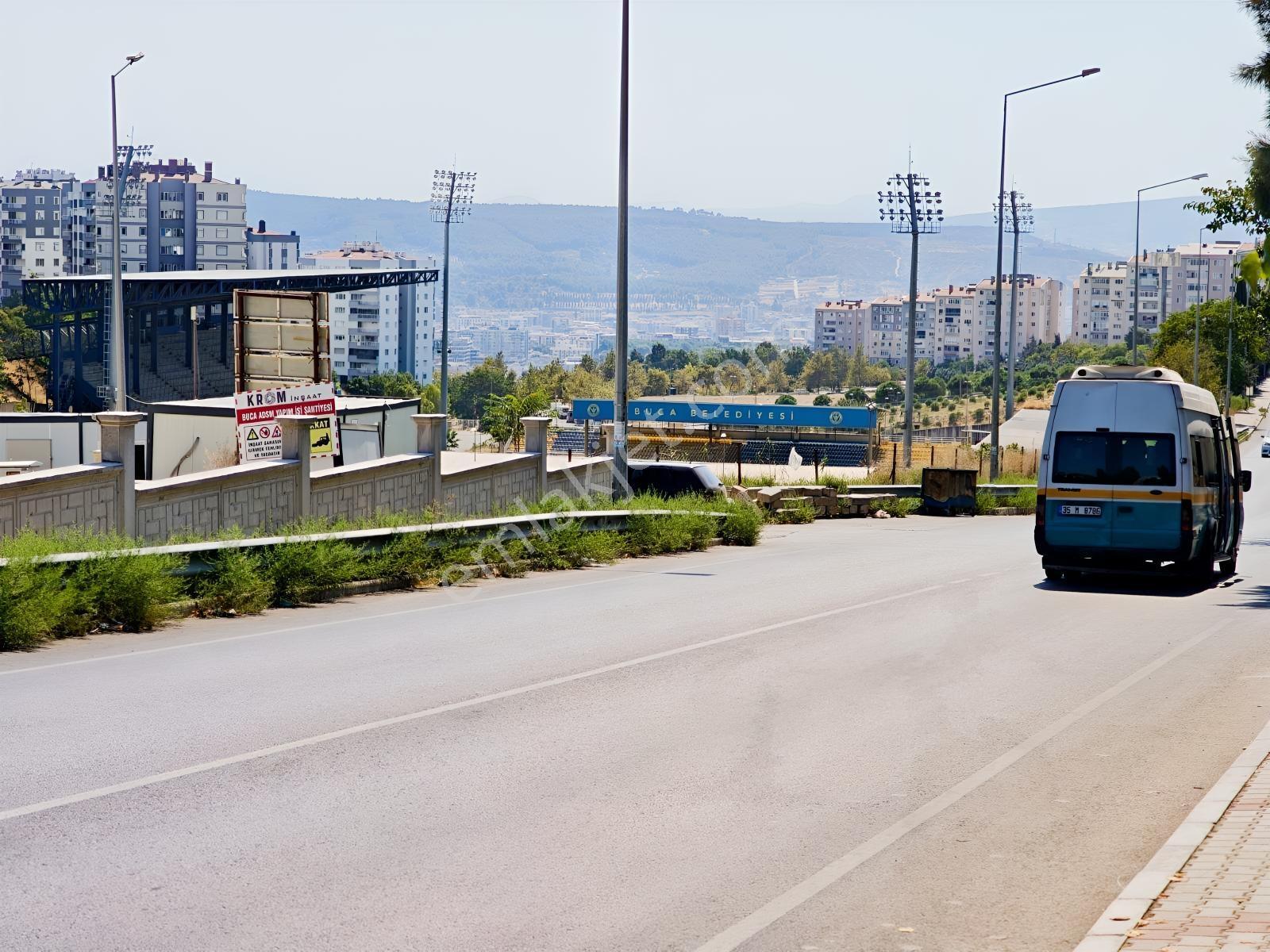 Buca Murathan Mahallesinde 3+1 Satılık Bahçeli Köşe Dubleks Ev — fotoğraf 4