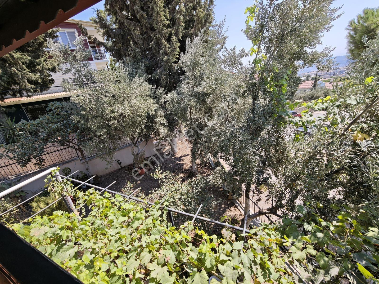 Buca Murathan Mahallesinde 3+1 Satılık Bahçeli Köşe Dubleks Ev — fotoğraf 32