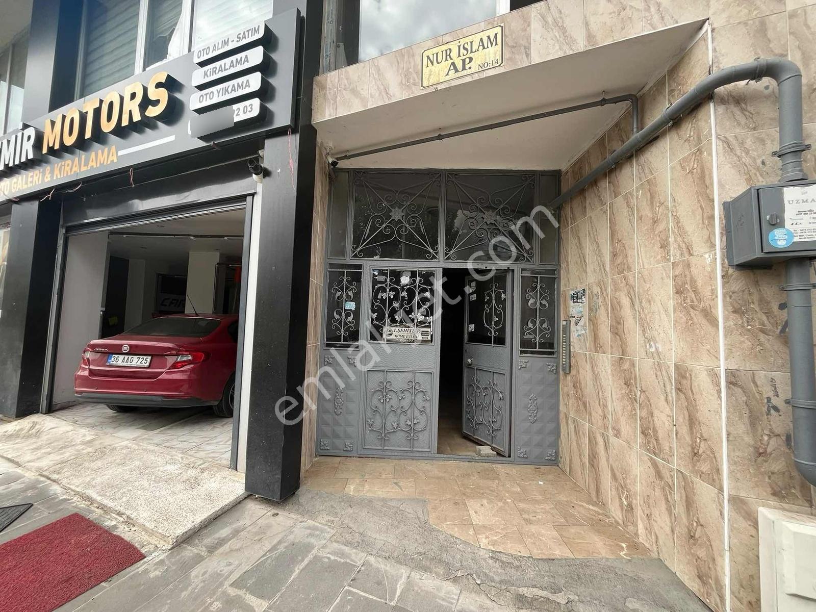 Şehitler'de Köşe Başında 3+1 Daire Ara Kat Balkon Asansör Yolcep — fotoğraf 2