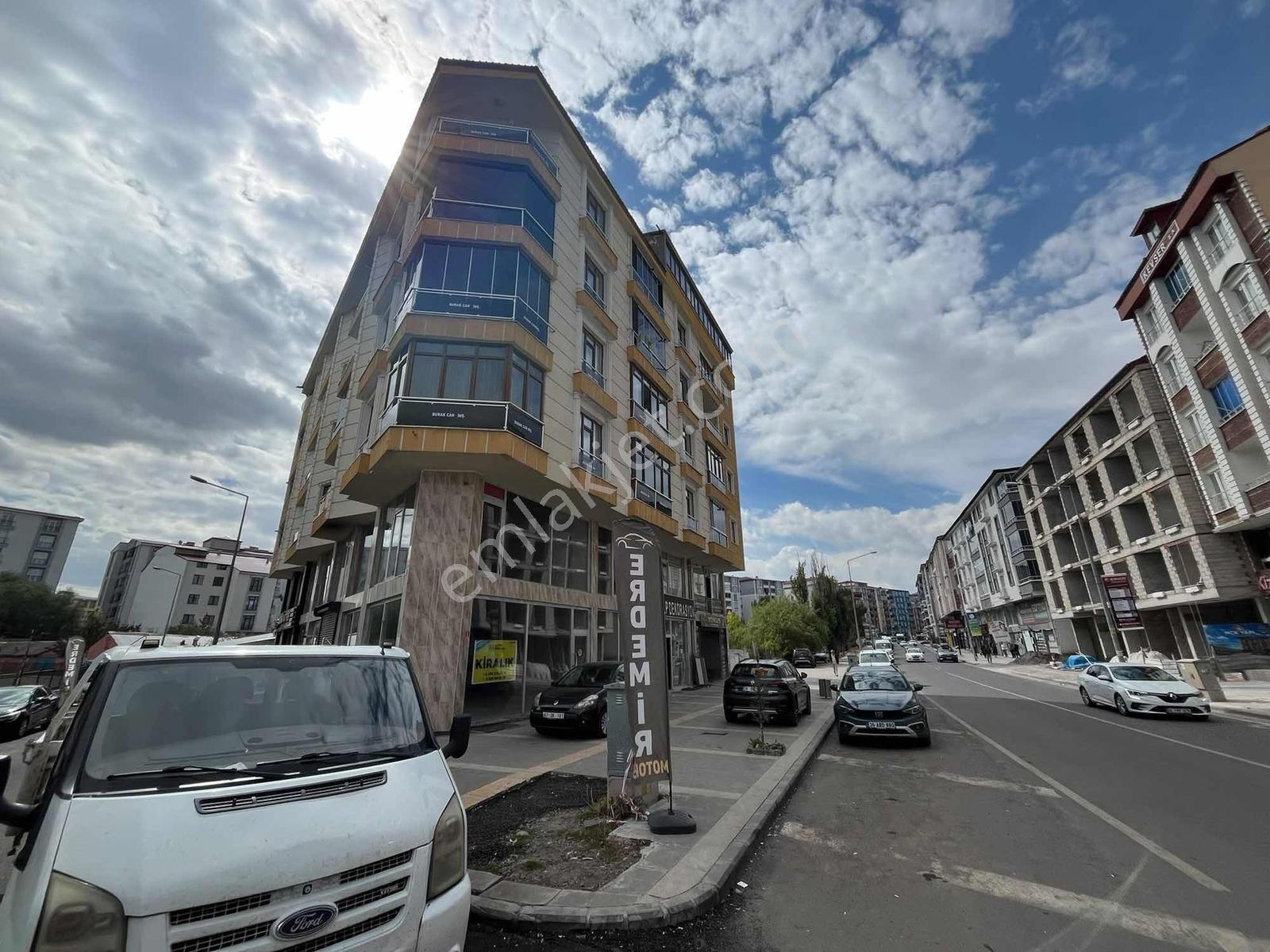 Şehitler'de Köşe Başında 3+1 Daire Ara Kat Balkon Asansör Yolcep — fotoğraf 3