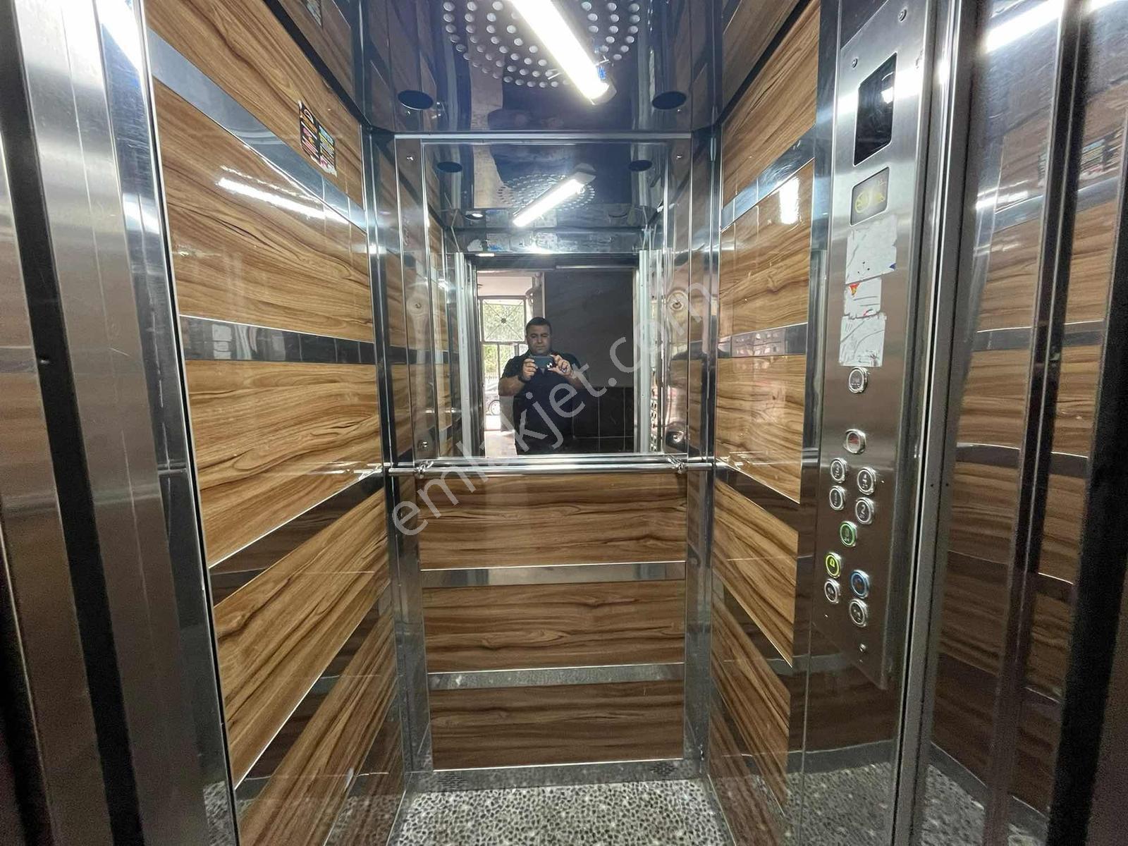 Şehitler'de Köşe Başında 3+1 Daire Ara Kat Balkon Asansör Yolcep — fotoğraf 6