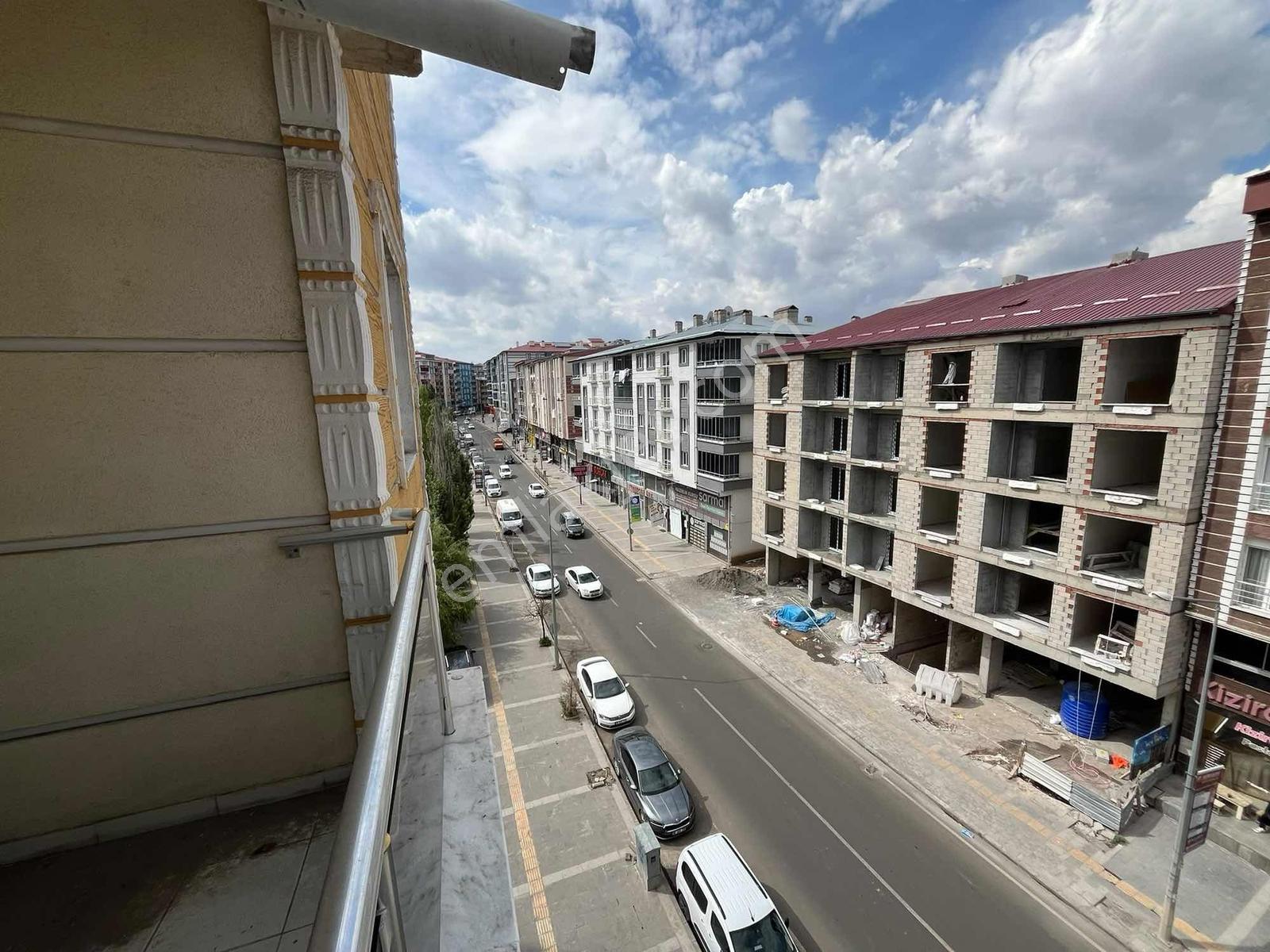 Şehitler'de Köşe Başında 3+1 Daire Ara Kat Balkon Asansör Yolcep — fotoğraf 8