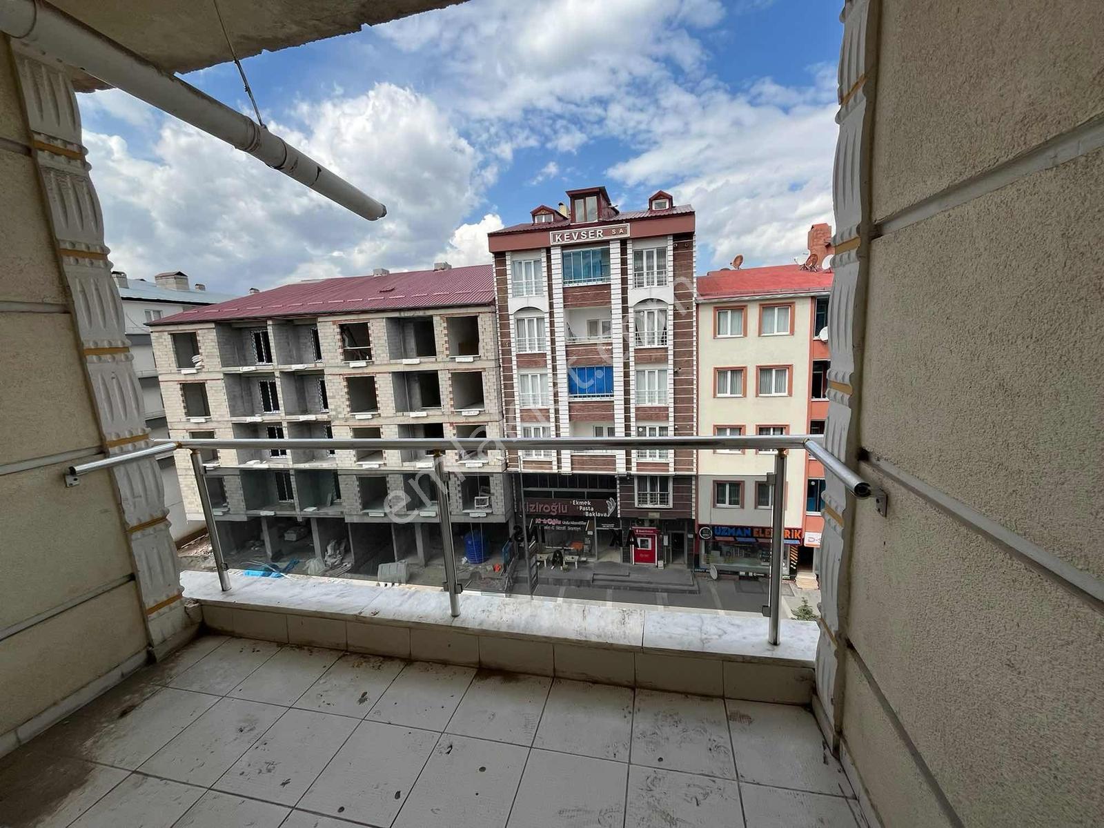Şehitler'de Köşe Başında 3+1 Daire Ara Kat Balkon Asansör Yolcep — fotoğraf 9