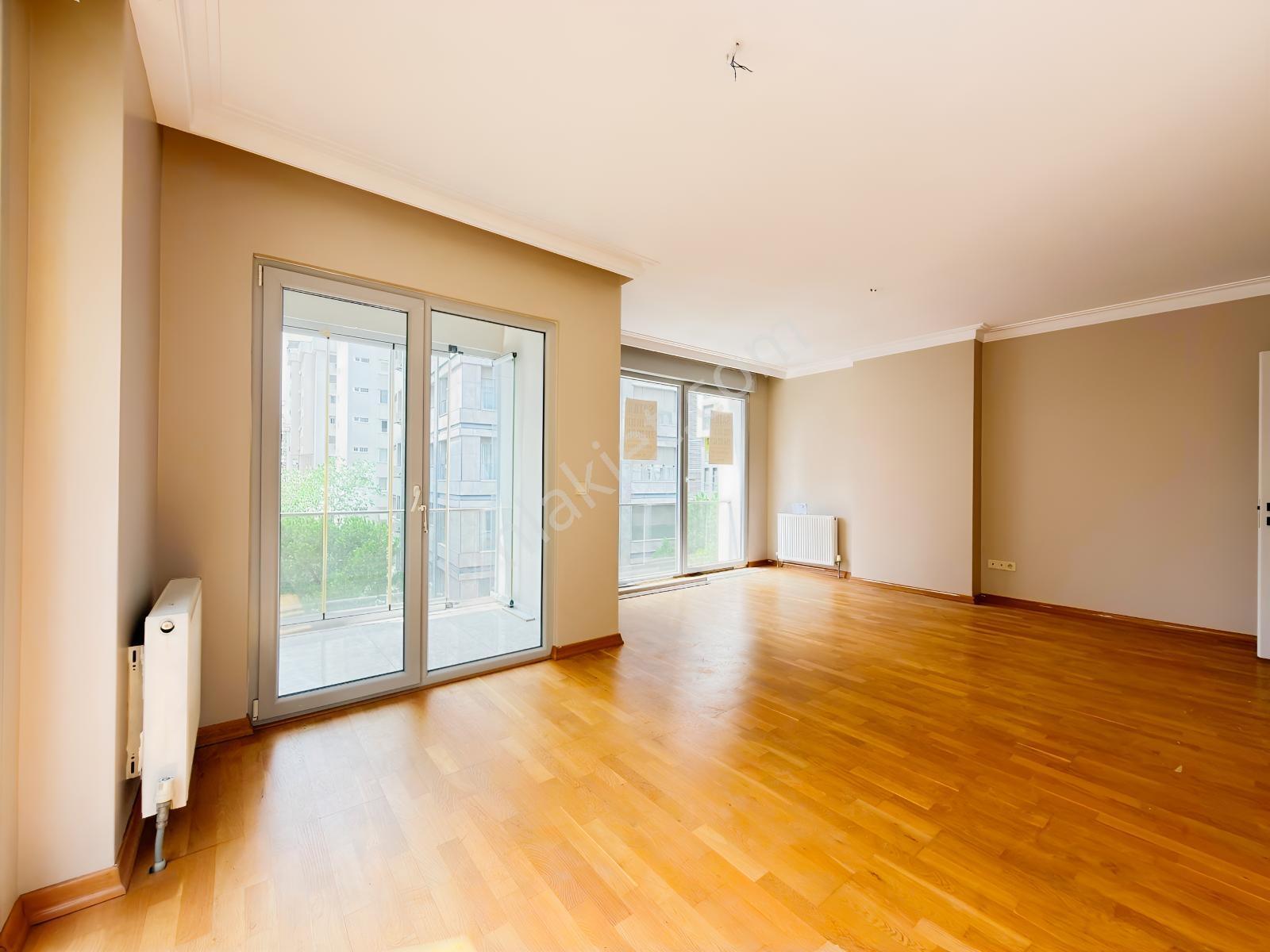Poyraz'dan Suadiyede 7/24 Güvenlikli Sitede Balkonlu 3+1 Satılık — fotoğraf 2