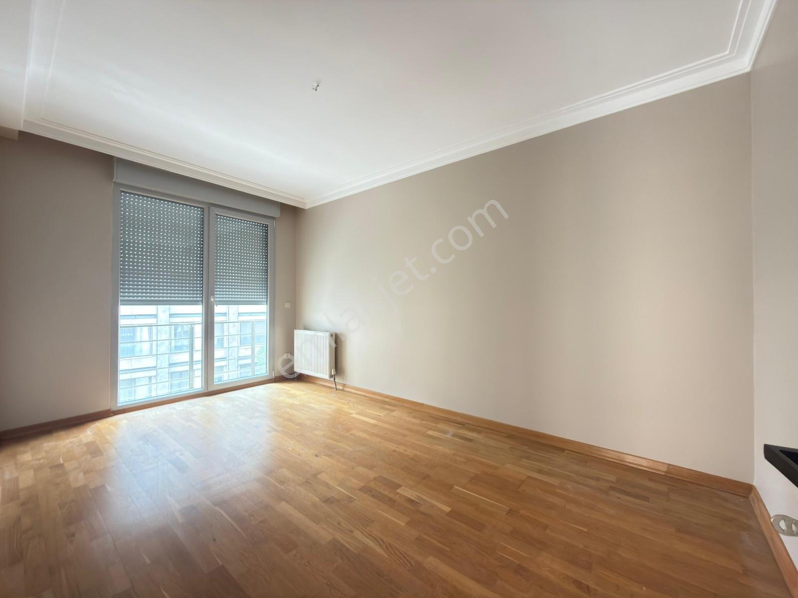 Poyraz'dan Suadiyede 7/24 Güvenlikli Sitede Balkonlu 3+1 Satılık — fotoğraf 16