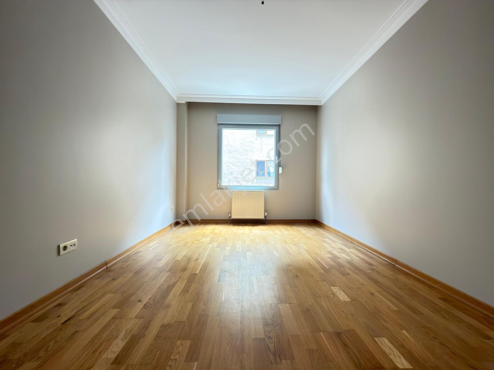 Poyraz'dan Suadiyede 7/24 Güvenlikli Sitede Balkonlu 3+1 Satılık — fotoğraf 18
