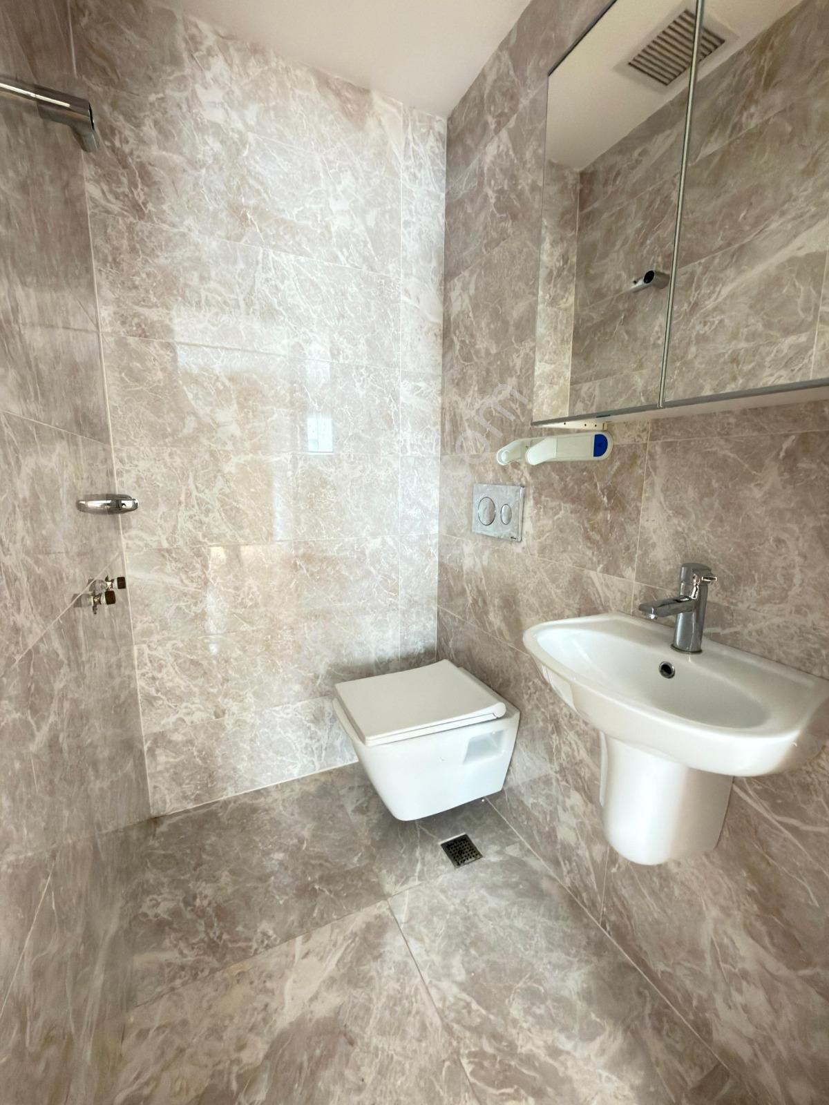 Poyraz'dan Suadiyede 7/24 Güvenlikli Sitede Balkonlu 3+1 Satılık — fotoğraf 23
