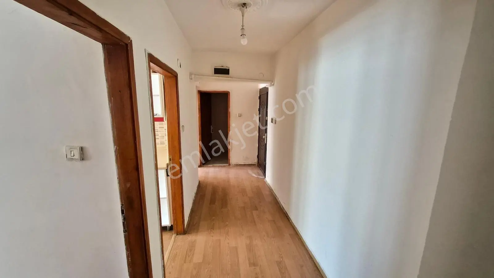 Abidinpaşada Kot-3 De 2+1 Yapılı Satılık Daire — fotoğraf 5