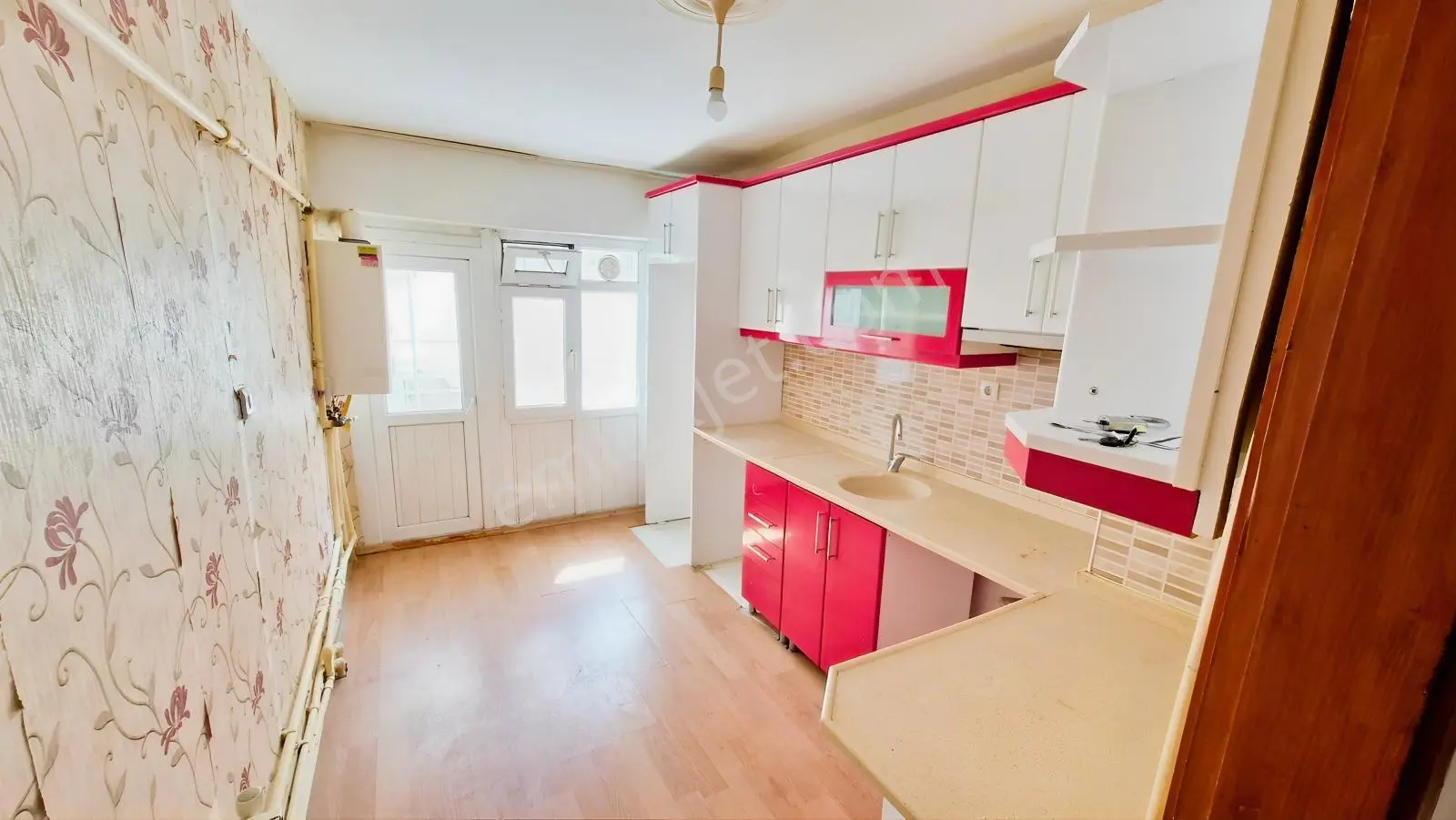 Abidinpaşada Kot-3 De 2+1 Yapılı Satılık Daire — fotoğraf 6