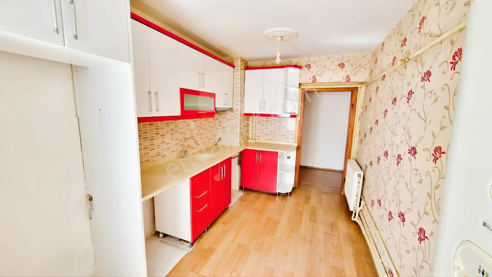 Abidinpaşada Kot-3 De 2+1 Yapılı Satılık Daire — fotoğraf 7
