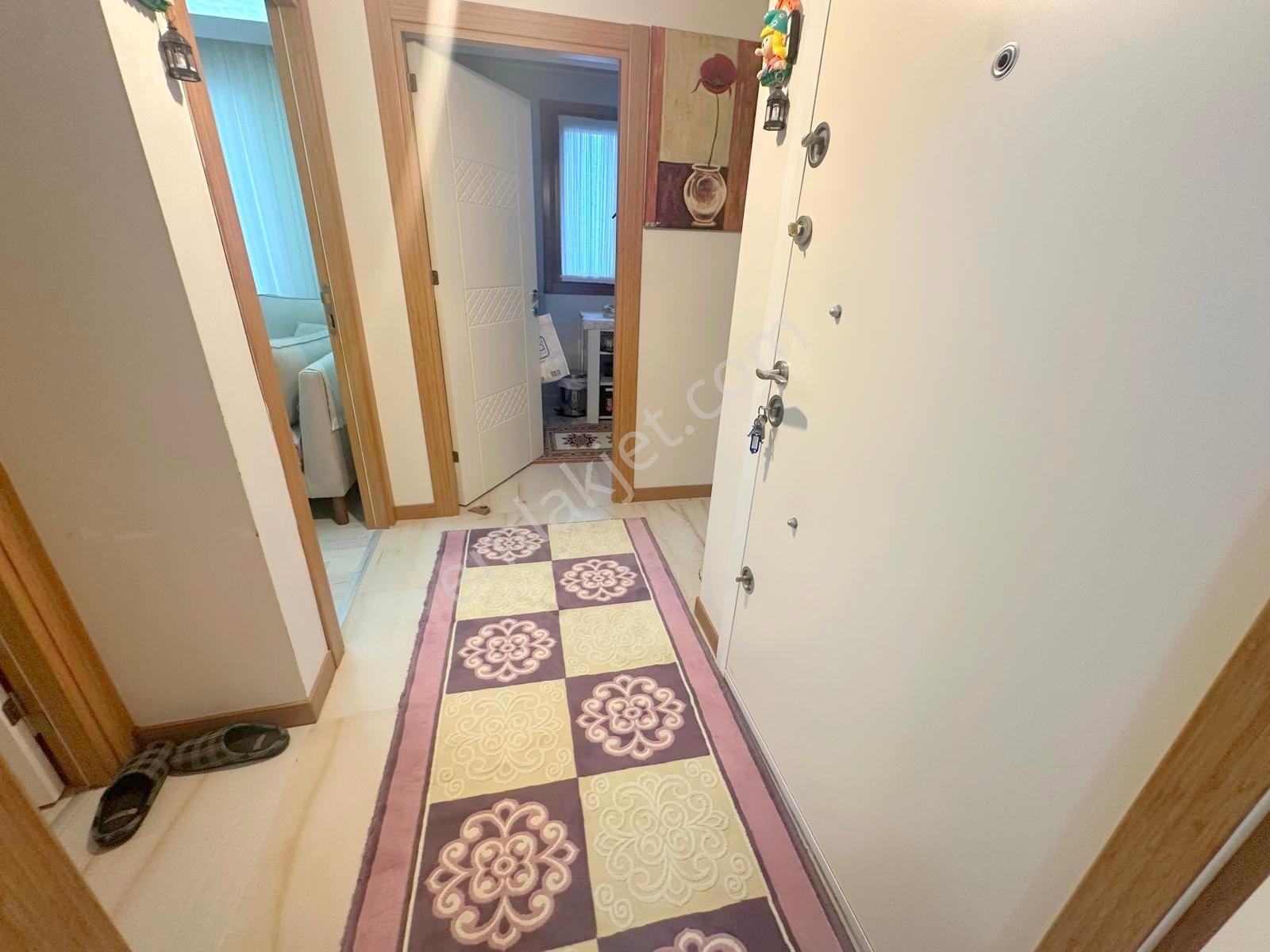 Serkan Gayrimenkulden Bahçelievler Ahmet Yesevi Cadde Üzeri Kullanışlı 2+1 — fotoğraf 2