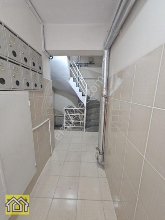 Agoraya Yakın 2+1 Jeotermal Li Yatirimlik Boş Daire — fotoğraf 2