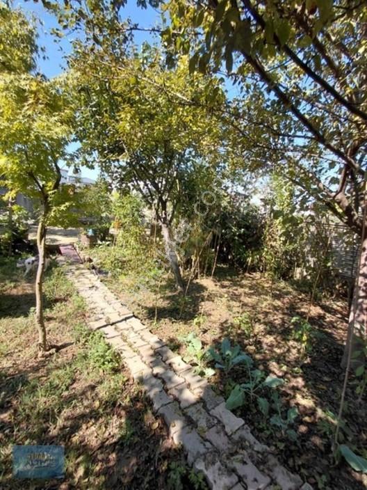 Elit Konumda 360 Mt2 İmarlı Köşe Arsa — fotoğraf 5