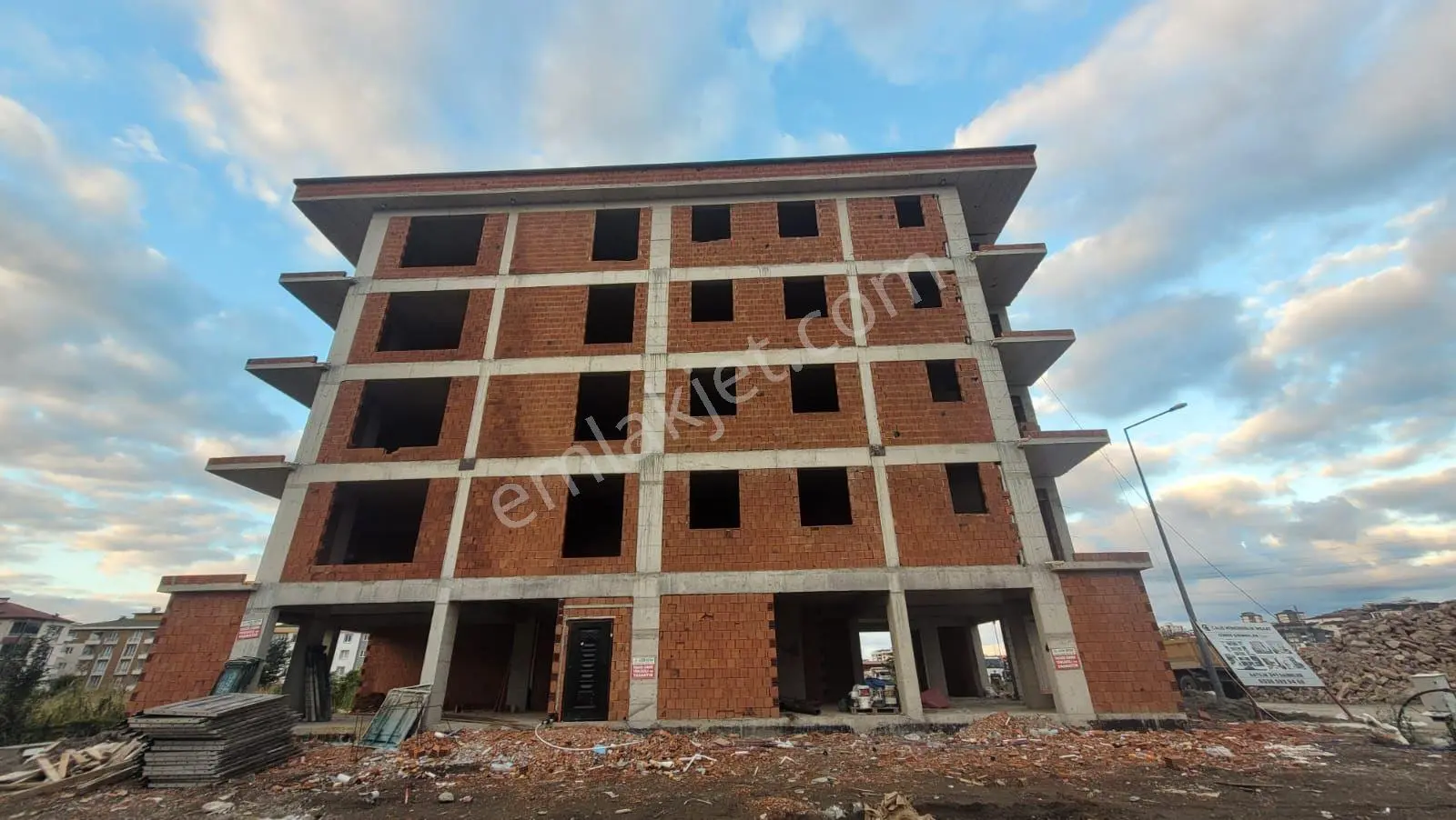 Şirinevler Mahallesinde Yarısı Peşin Ödeme Kalanı Ara Ödemelerle Alabileceğiniz 3+1 Satılık Daire — fotoğraf 2