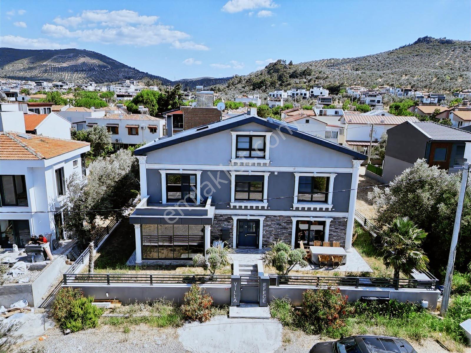 Avcı'dan İskele'de Denize Sıfır 5+2 300m2 Villa — fotoğraf 2