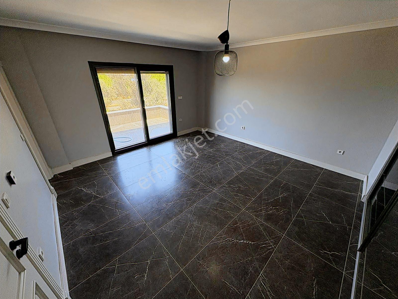 Avcı'dan İskele'de Denize Sıfır 5+2 300m2 Villa — fotoğraf 13