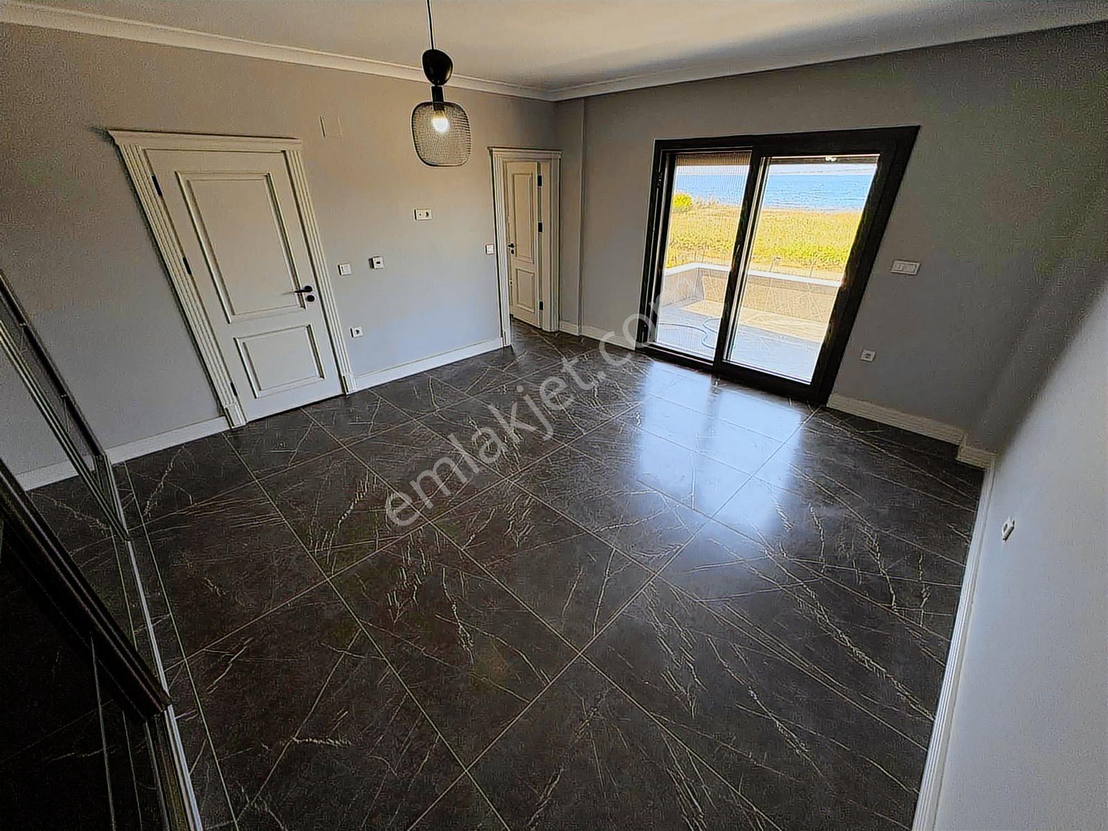 Avcı'dan İskele'de Denize Sıfır 5+2 300m2 Villa — fotoğraf 14