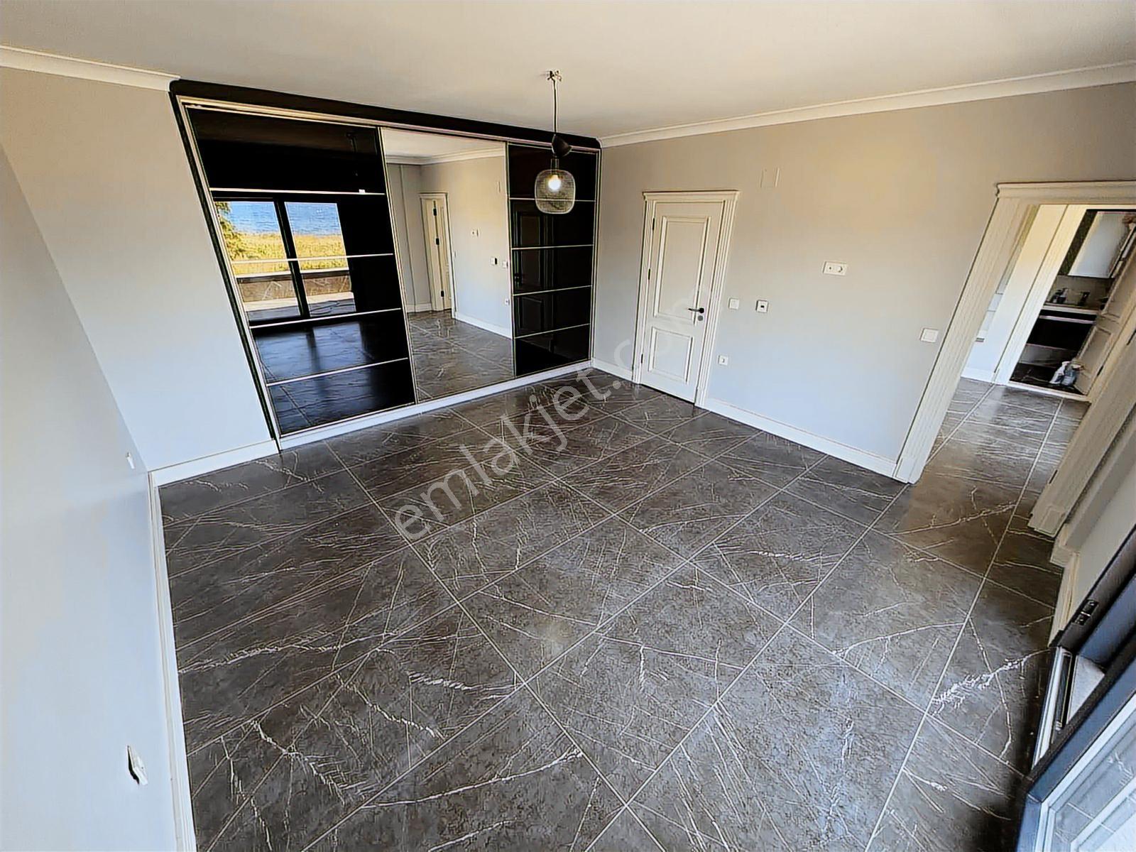 Avcı'dan İskele'de Denize Sıfır 5+2 300m2 Villa — fotoğraf 18