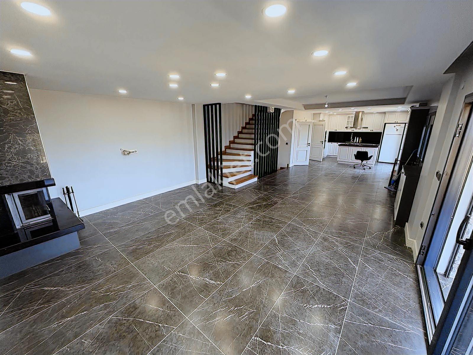 Avcı'dan İskele'de Denize Sıfır 5+2 300m2 Villa — fotoğraf 35