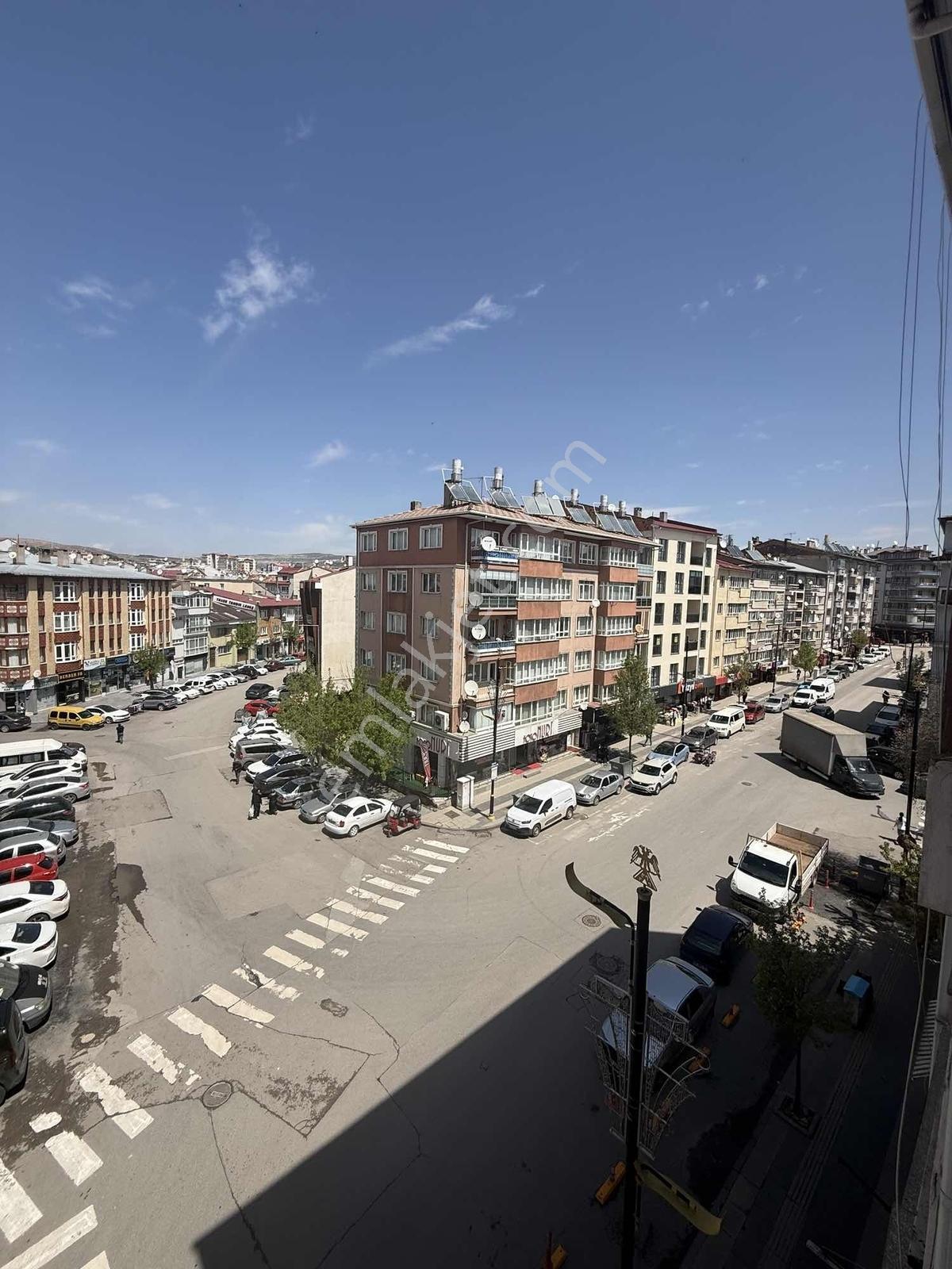 Sivas Kepenek Caddesinde Satılık 2+1 Daire — fotoğraf 2