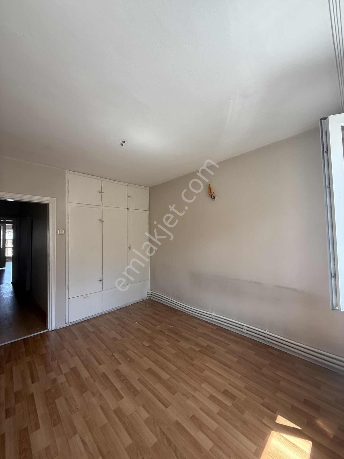 Sivas Kepenek Caddesinde Satılık 2+1 Daire — fotoğraf 11