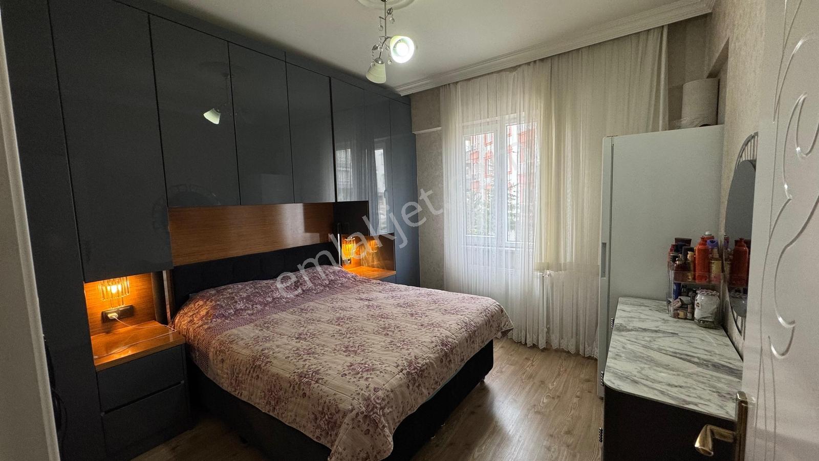 Ymz'den E.gazi Suyolu Cd. Lüks 2+1 Daire — fotoğraf 6