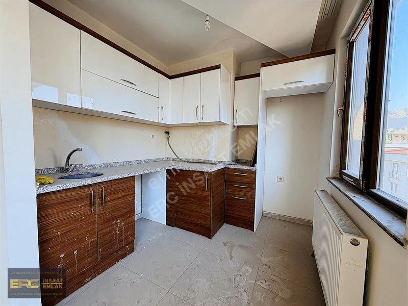 Şehir Merkezinde Satılık Dubleks 5+1 Daire