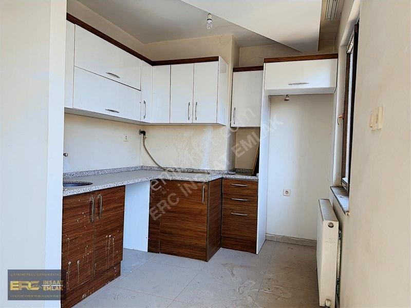 Şehir Merkezinde Satılık Dubleks 5+1 Daire — fotoğraf 2