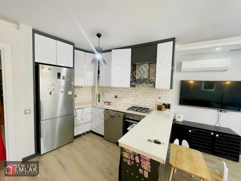 Kuşadasında Havuzlu Sitede Eşyalı Satılık Daire Acil — fotoğraf 6