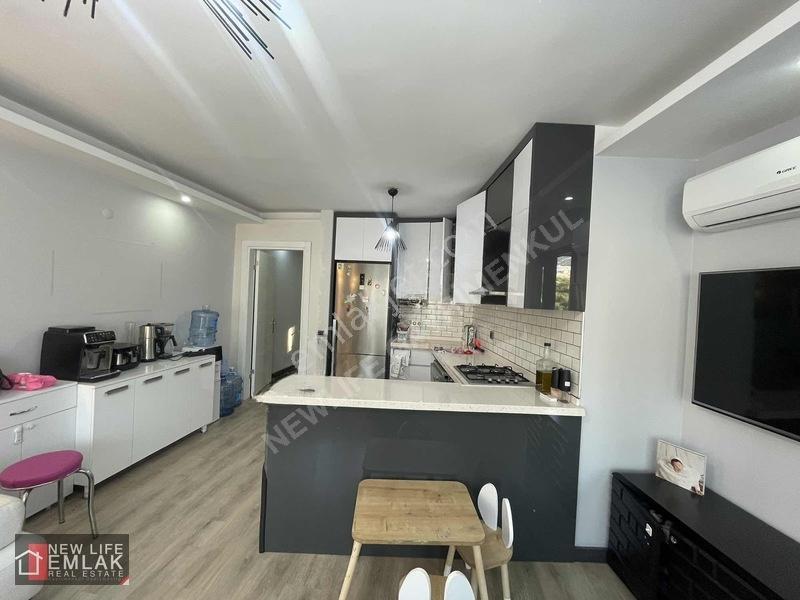 Kuşadasında Havuzlu Sitede Eşyalı Satılık Daire Acil — fotoğraf 7