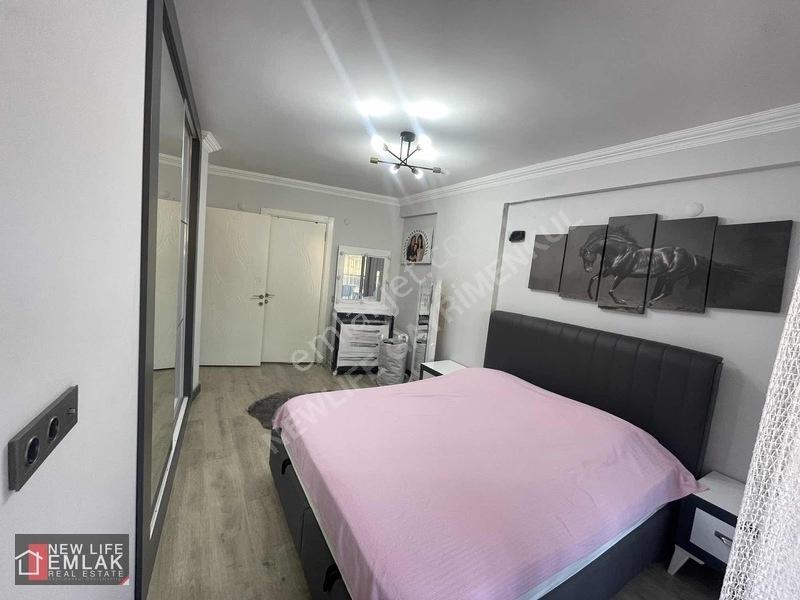 Kuşadasında Havuzlu Sitede Eşyalı Satılık Daire Acil — fotoğraf 9