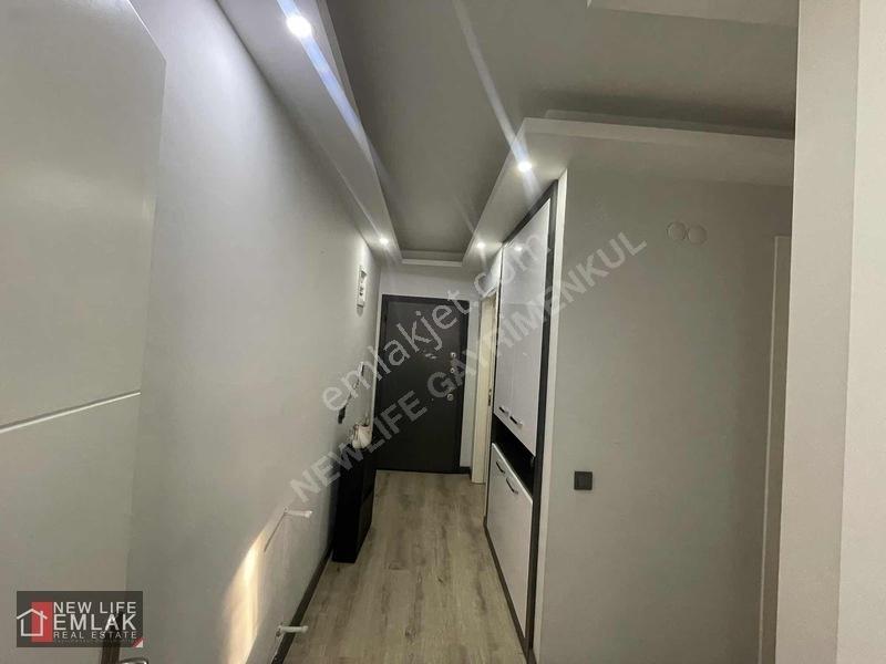 Kuşadasında Havuzlu Sitede Eşyalı Satılık Daire Acil — fotoğraf 13
