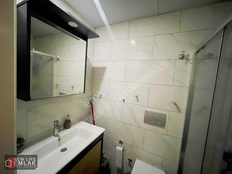 Kuşadasında Havuzlu Sitede Eşyalı Satılık Daire Acil — fotoğraf 16