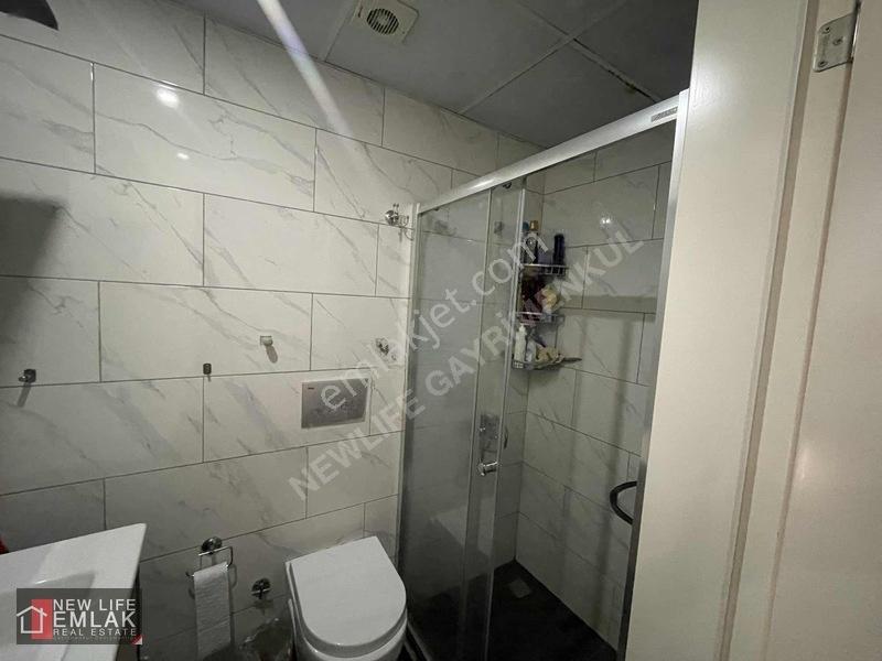 Kuşadasında Havuzlu Sitede Eşyalı Satılık Daire Acil — fotoğraf 17