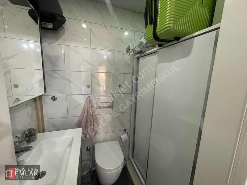 Kuşadasında Havuzlu Sitede Eşyalı Satılık Daire Acil — fotoğraf 18