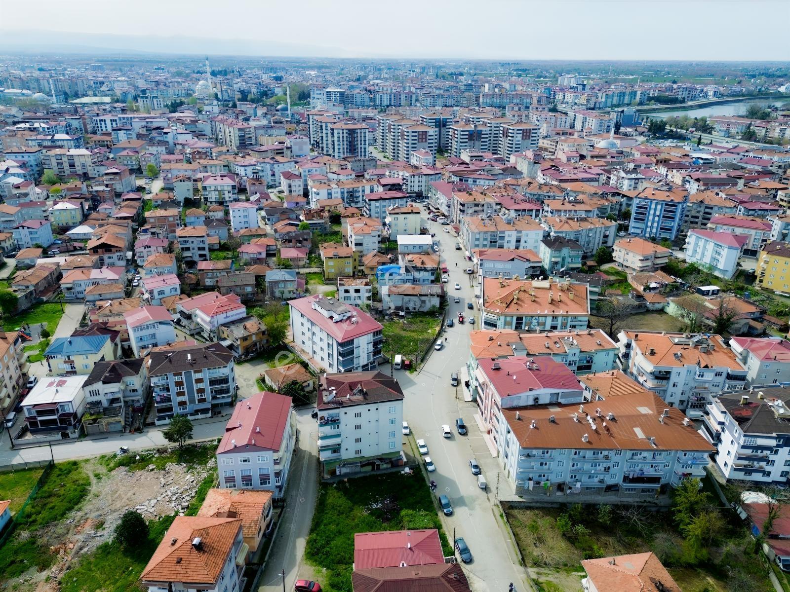Deneyim'den Çarşamba Orta Mahalle'de Caddeye Cephe Satılık Arsa — fotoğraf 5