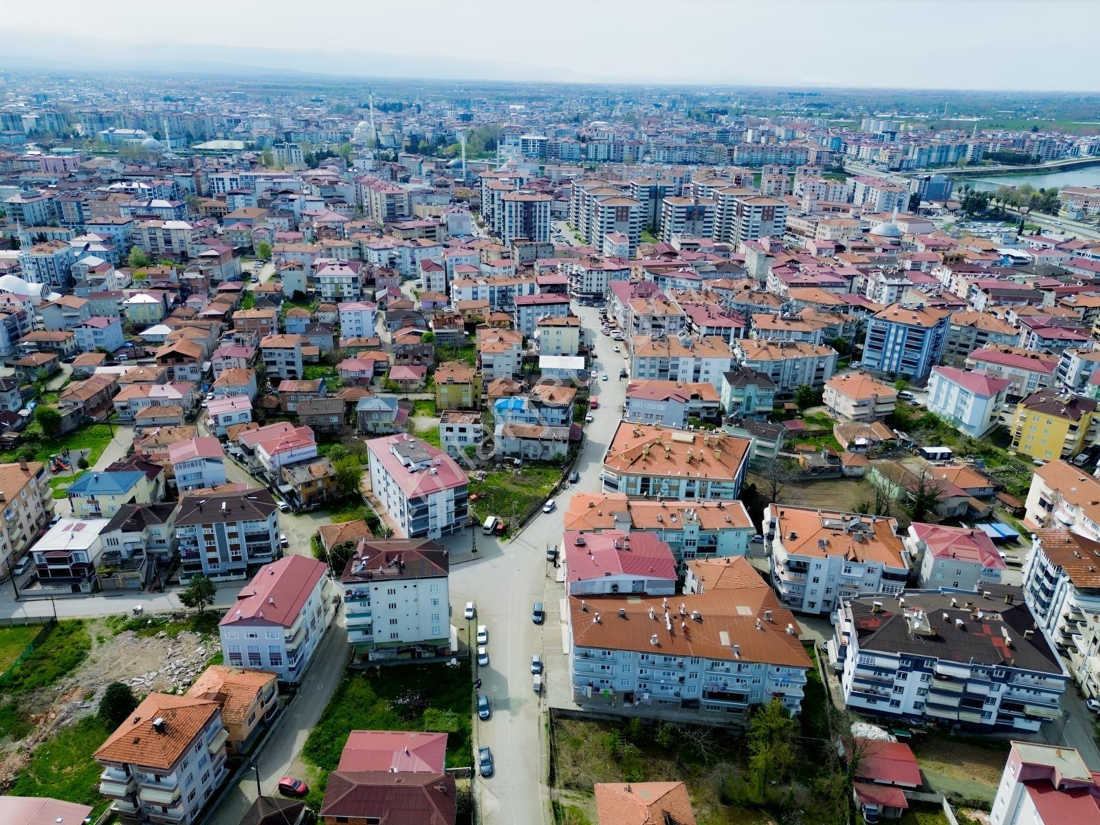Deneyim'den Çarşamba Orta Mahalle'de Caddeye Cephe Satılık Arsa — fotoğraf 8