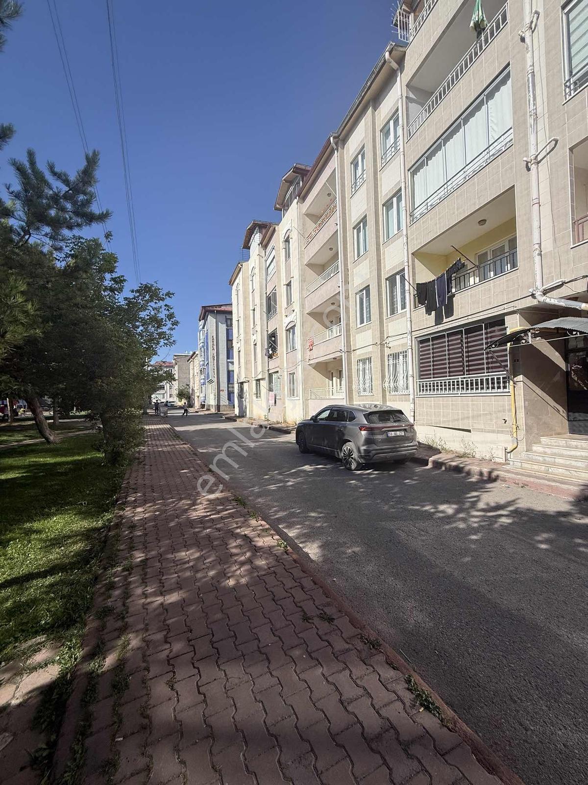 Sivas Gökçebostan Mahallesinde Satılık 3+1 Ara Kat Daire — fotoğraf 2