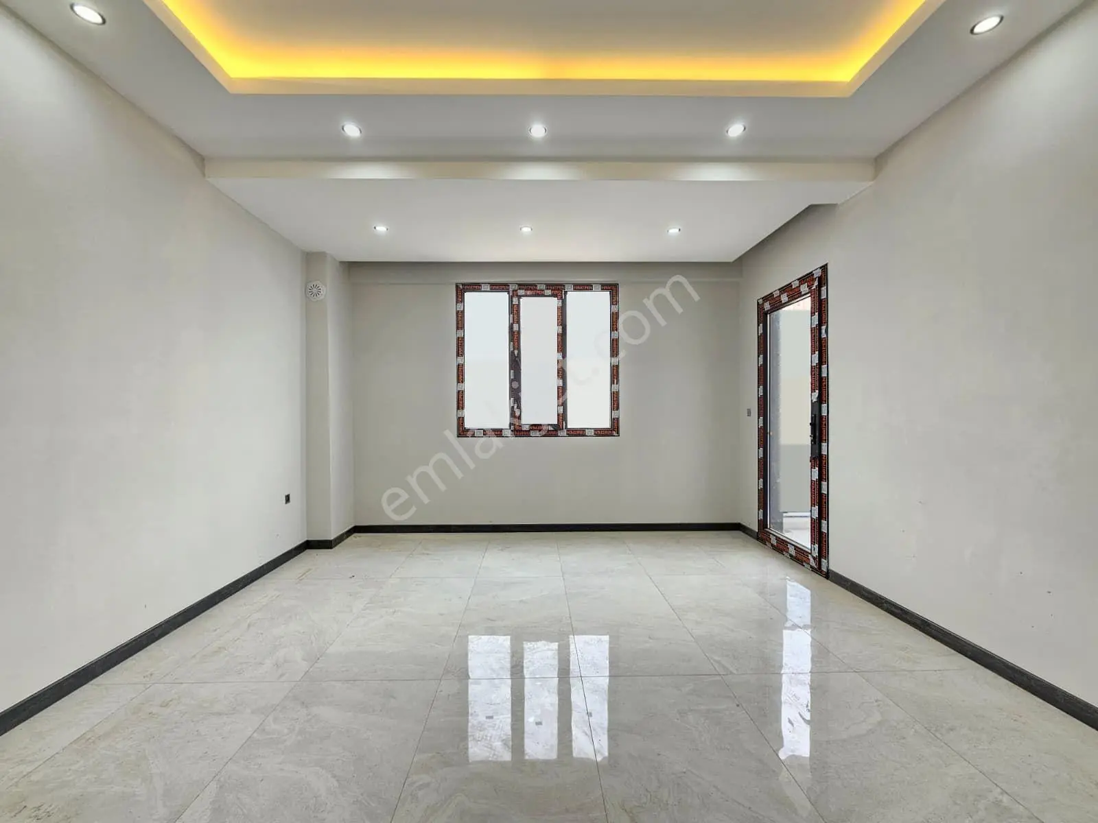 Denizli Gümüşçay Da 2+1 Lüks İşçilikte Ferah Kullanışlı Satılık Fırsat Daireler