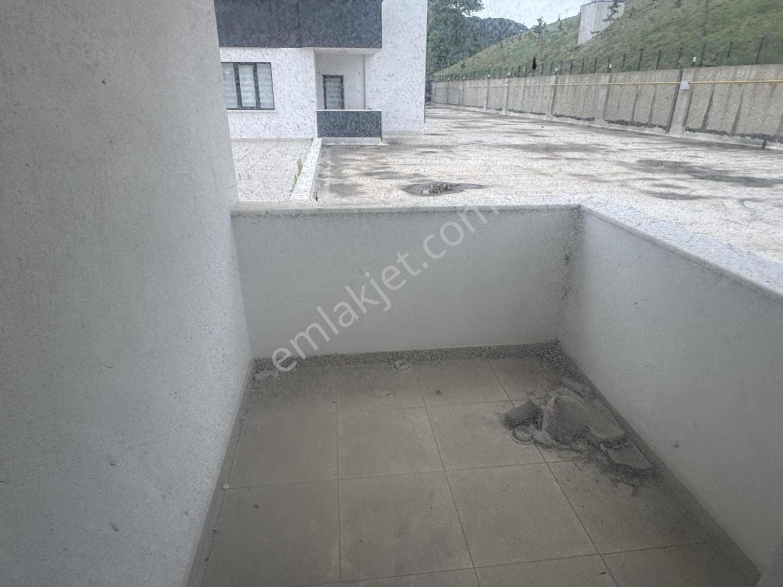 Trabzon Yeşilyalıda Anayol Üzeri Satılık Sıfır Daire — fotoğraf 18