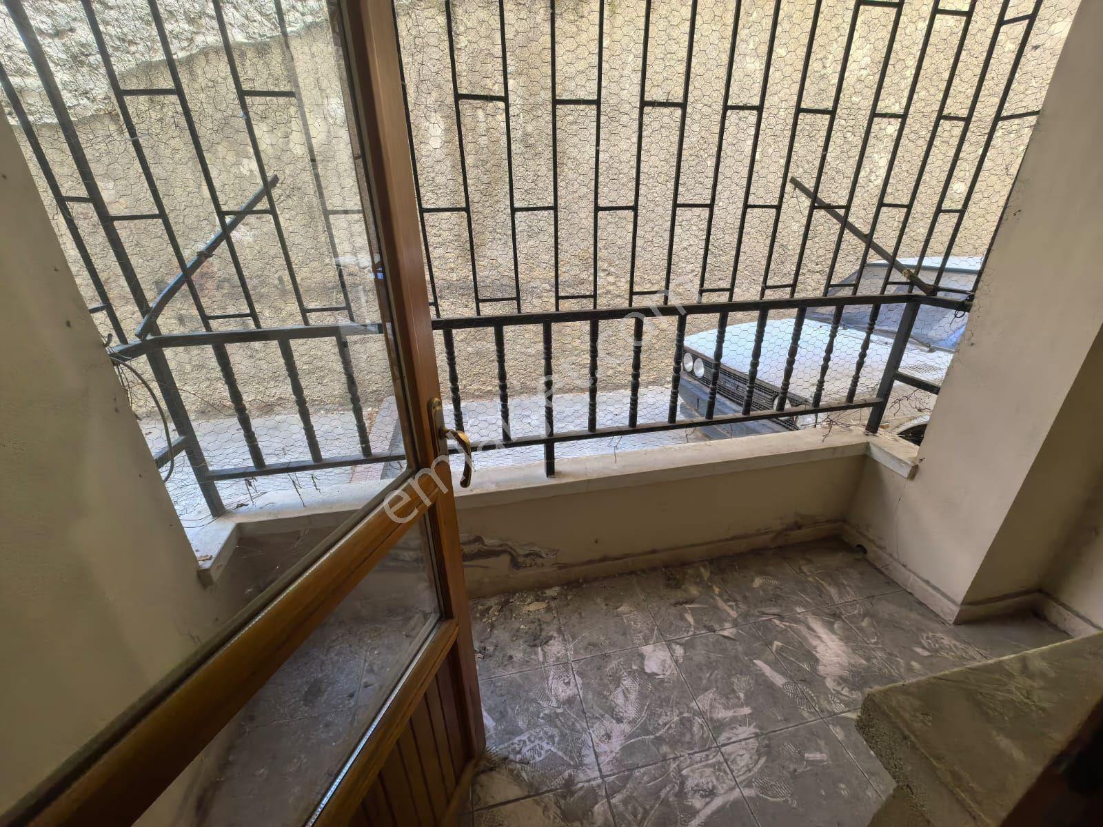 Toprak Emlaktan Ank Keçiören Baglarbaşı Mah De 3+1 Daire — fotoğraf 2