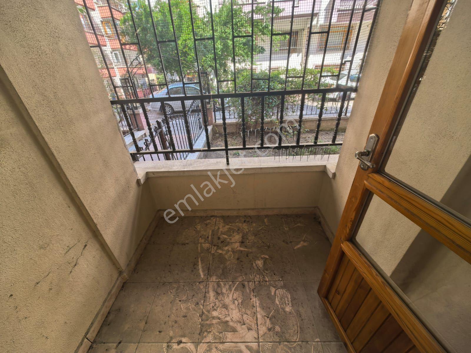 Toprak Emlaktan Ank Keçiören Baglarbaşı Mah De 3+1 Daire — fotoğraf 4