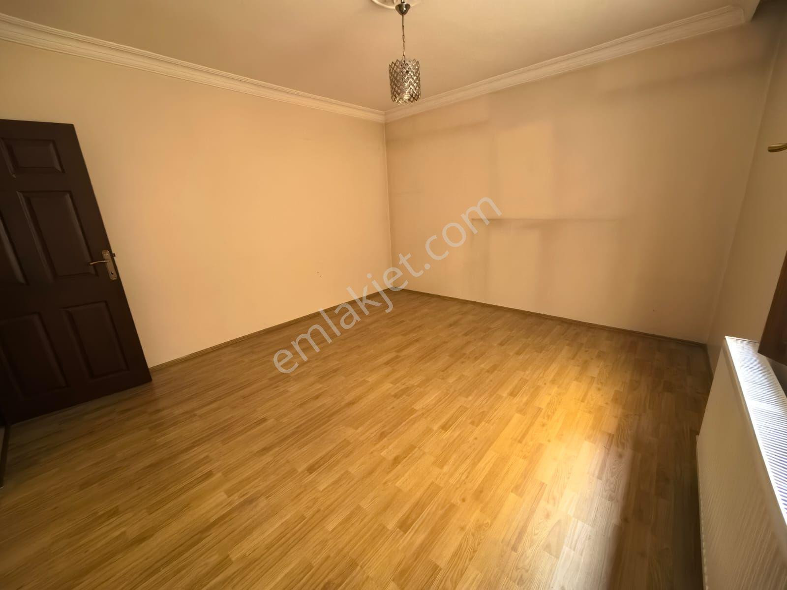 Toprak Emlaktan Ank Keçiören Baglarbaşı Mah De 3+1 Daire — fotoğraf 13