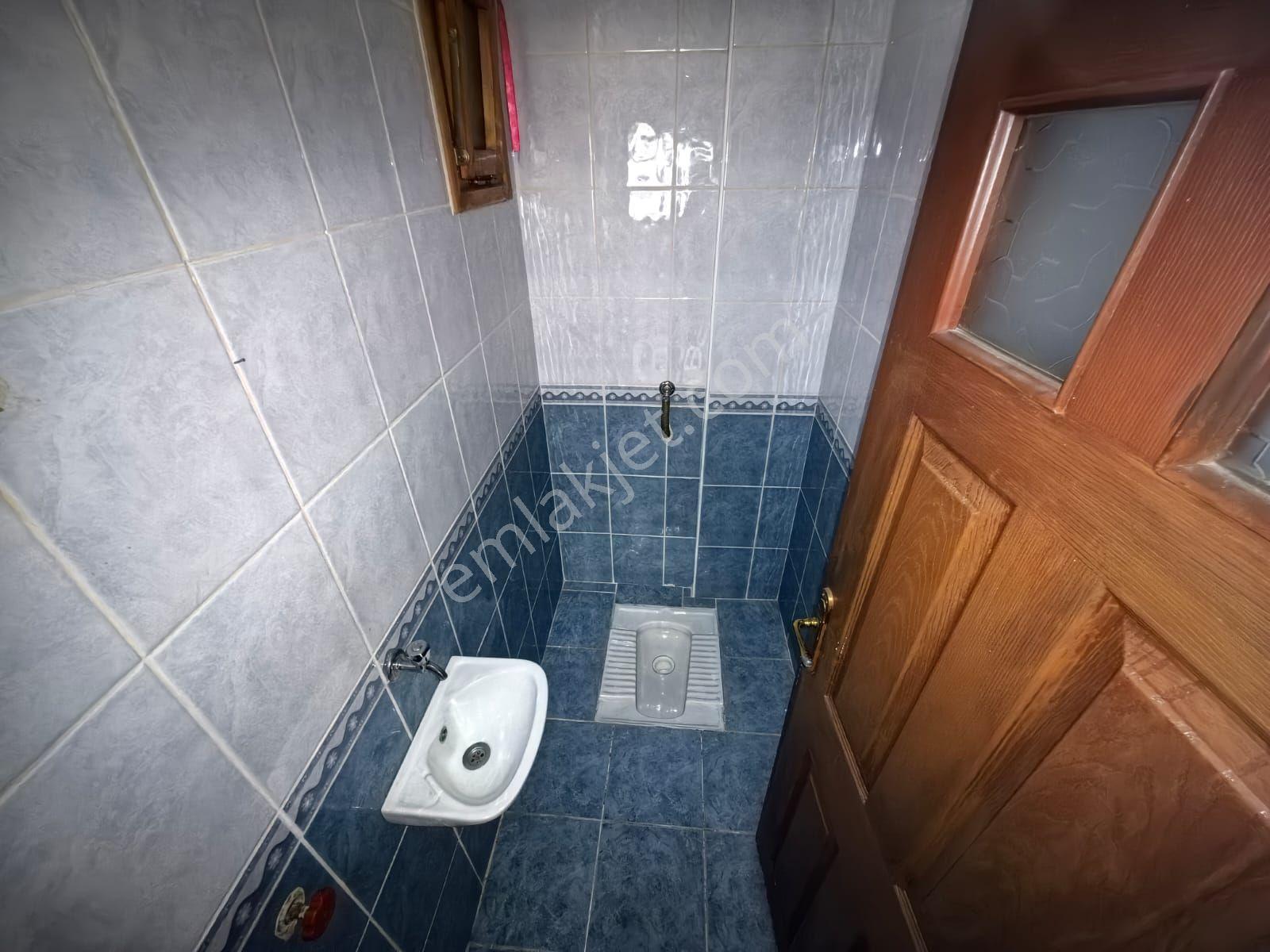 Toprak Emlaktan Ank Keçiören Baglarbaşı Mah De 3+1 Daire — fotoğraf 16