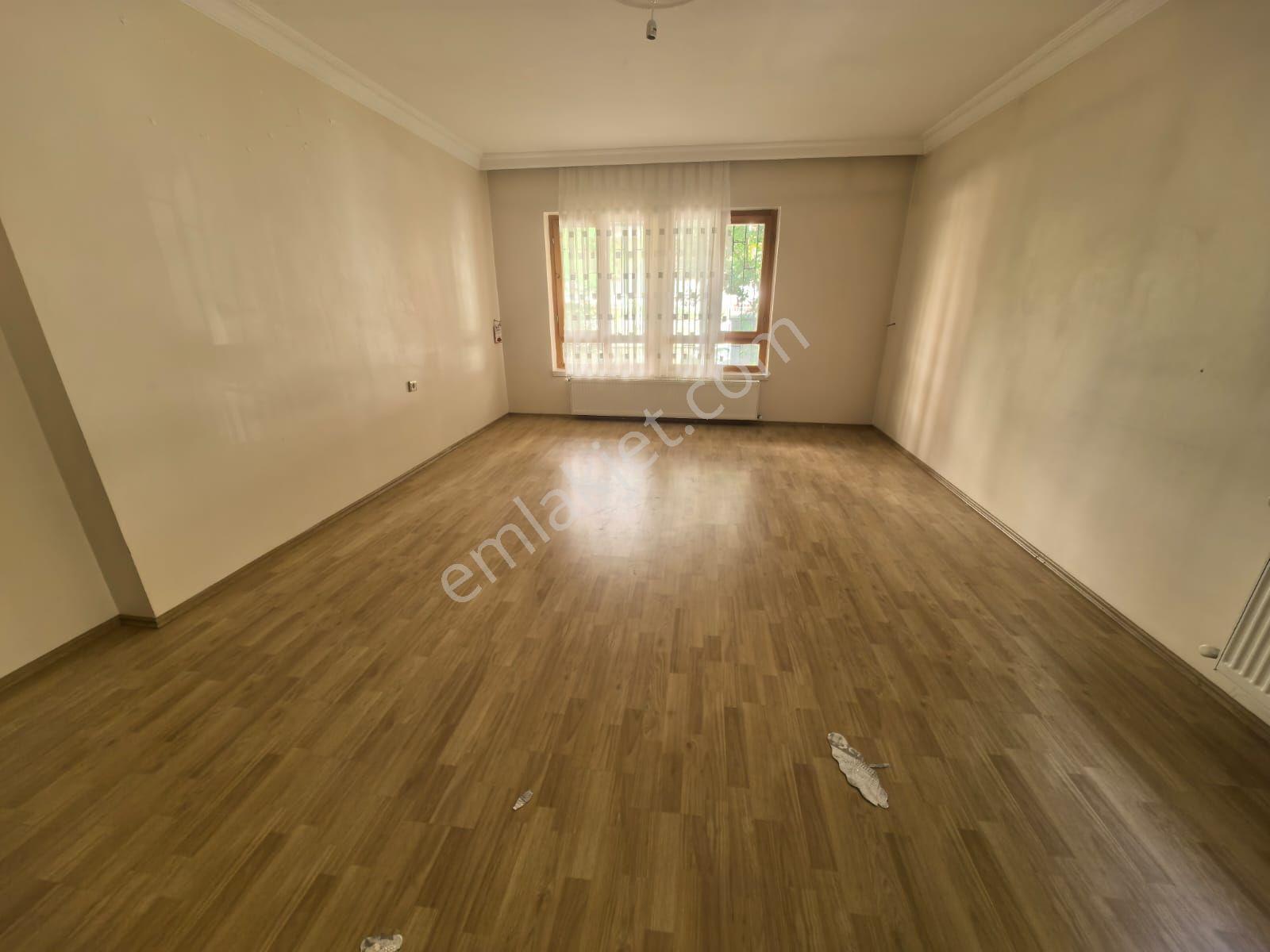 Toprak Emlaktan Ank Keçiören Baglarbaşı Mah De 3+1 Daire — fotoğraf 18