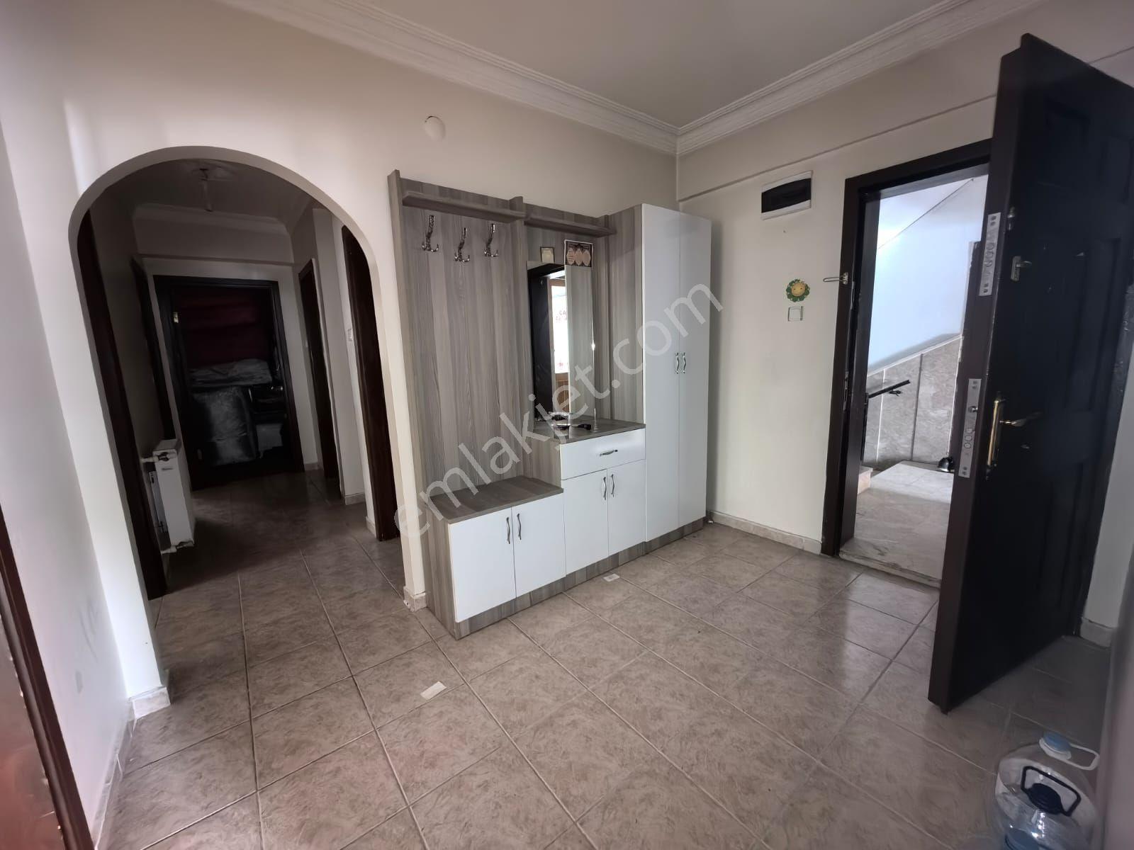 Toprak Emlaktan Ank Keçiören Baglarbaşı Mah De 3+1 Daire — fotoğraf 21